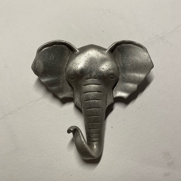Elephant pin - Picture 1 of 1